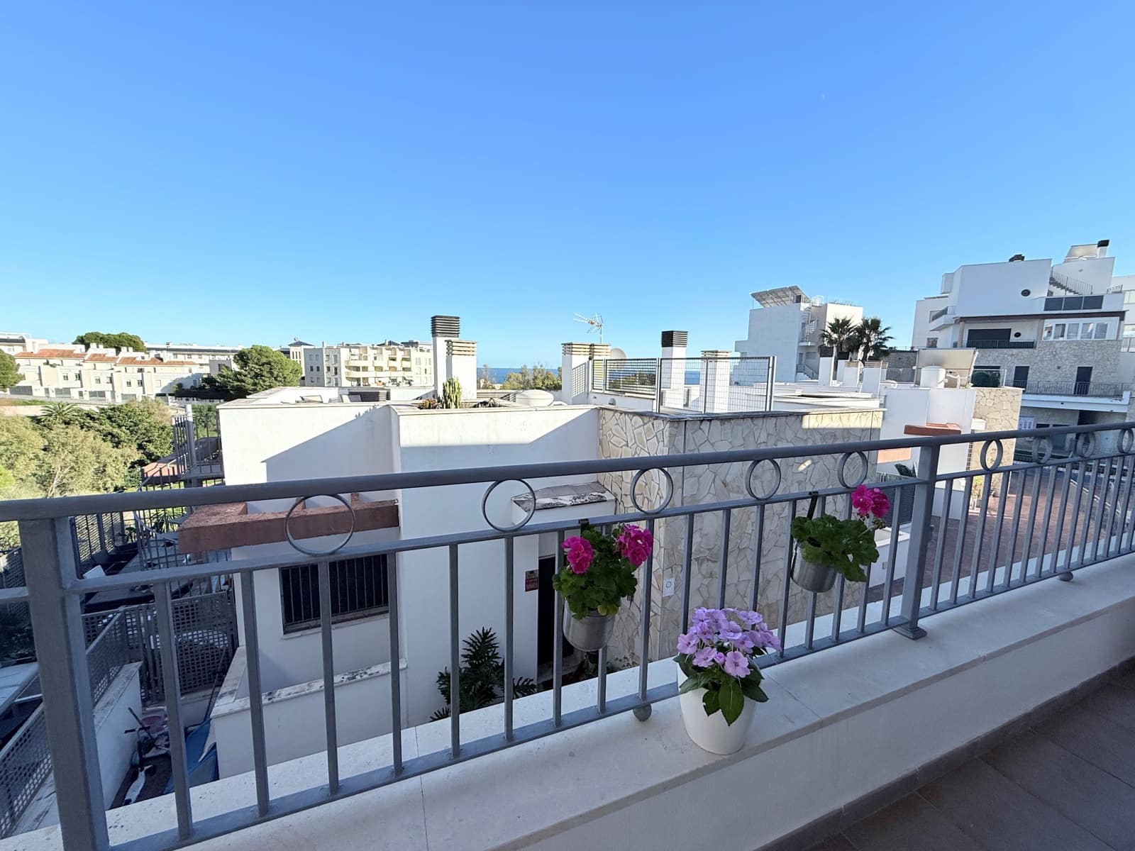 Adosado de 3 habitaciones en Fuengirola en venta con piscina - 495.000 € (Ref: 9440257)