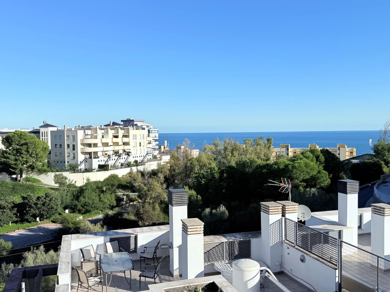 Adosado de 3 habitaciones en Fuengirola en venta con piscina - 495.000 € (Ref: 9440257)