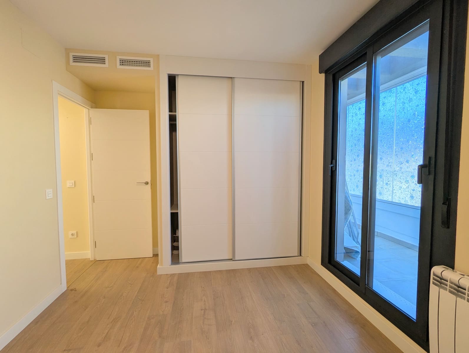 3 bedroom Penthouse for sale in Estepona - € 580,000 (Ref: 9446625)