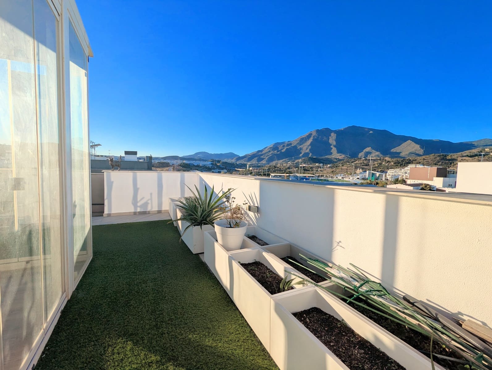 3 bedroom Penthouse for sale in Estepona - € 580,000 (Ref: 9446625)