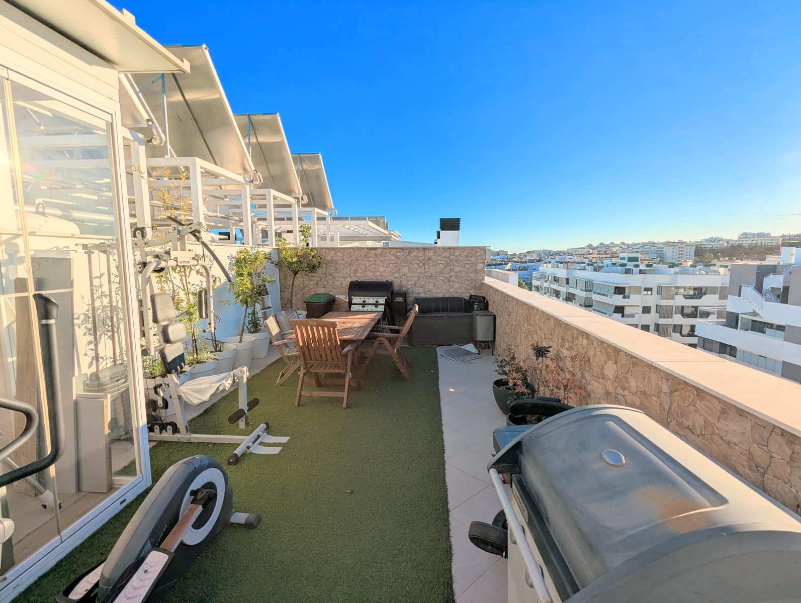 3 bedroom Penthouse for sale in Estepona - € 580,000 (Ref: 9446625)