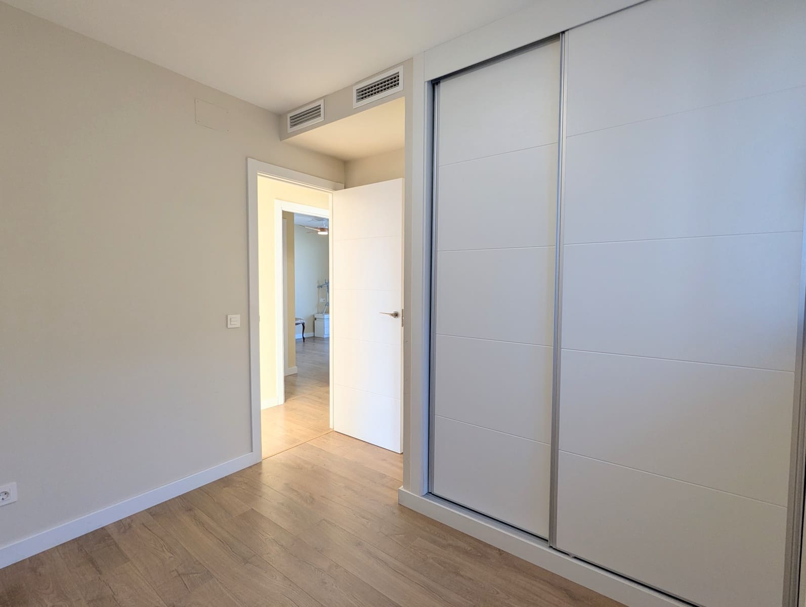 3 bedroom Penthouse for sale in Estepona - € 580,000 (Ref: 9446625)