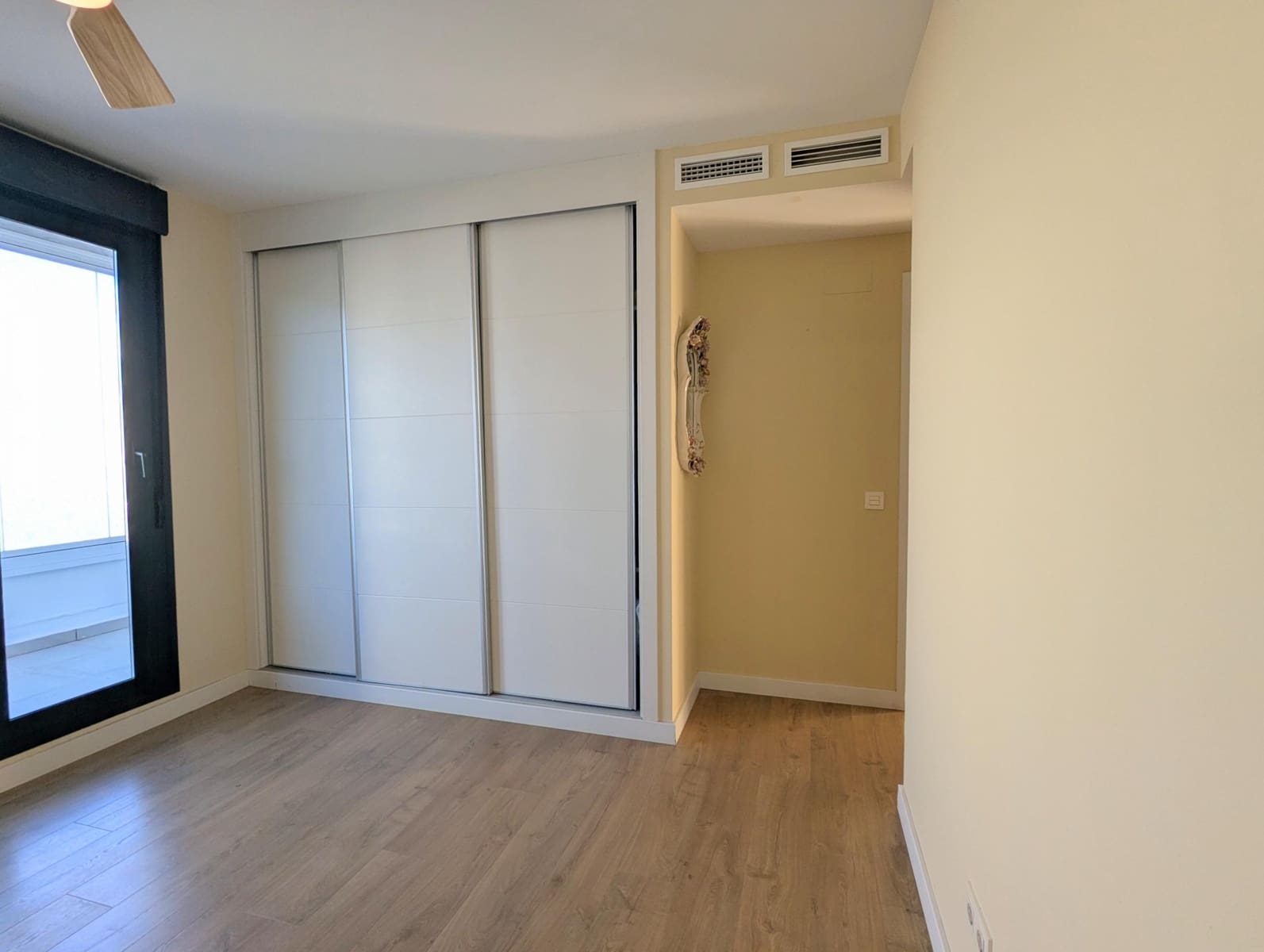 3 slaapkamer Penthouse te koop in Estepona - € 580.000 (Ref: 9446625)