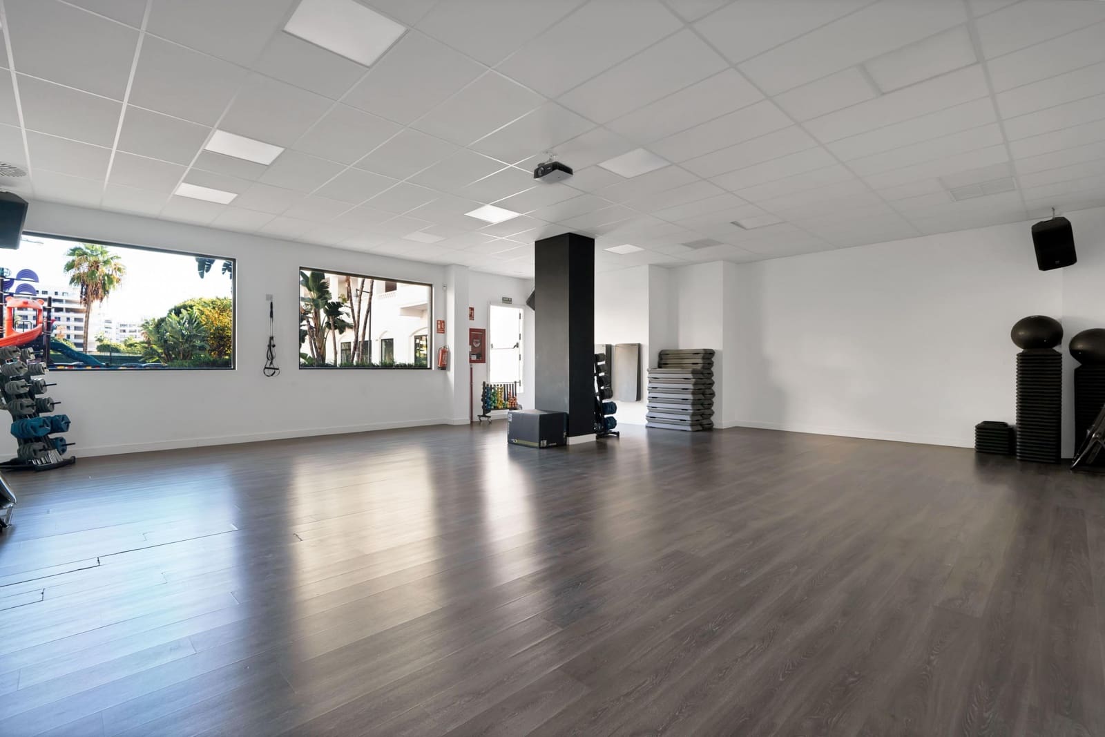 Firma/Unternehmen zu vermieten in Nueva Andalucia - 3.600 € (Ref: 9450464)