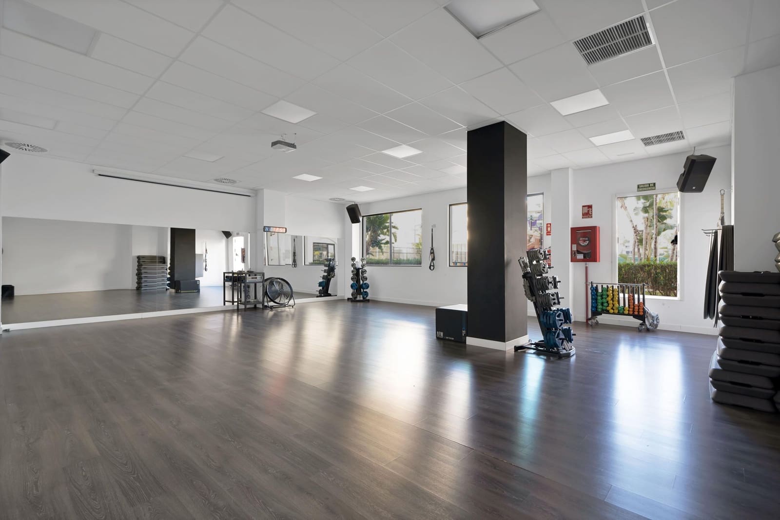 Firma/Unternehmen zu vermieten in Nueva Andalucia - 3.600 € (Ref: 9450464)