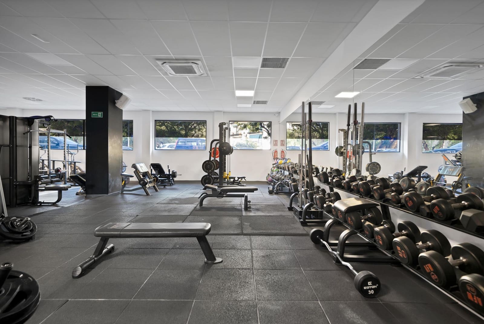 Business for rent in Marbella - € 3,600 (Ref: 9450464)