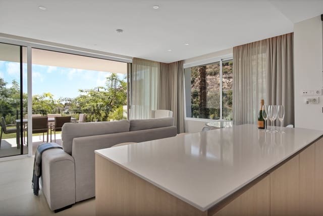 2 makuuhuone Huoneisto myytävänä paikassa Ojen mukana uima-altaan - 719 000 € (Ref: 9450465)