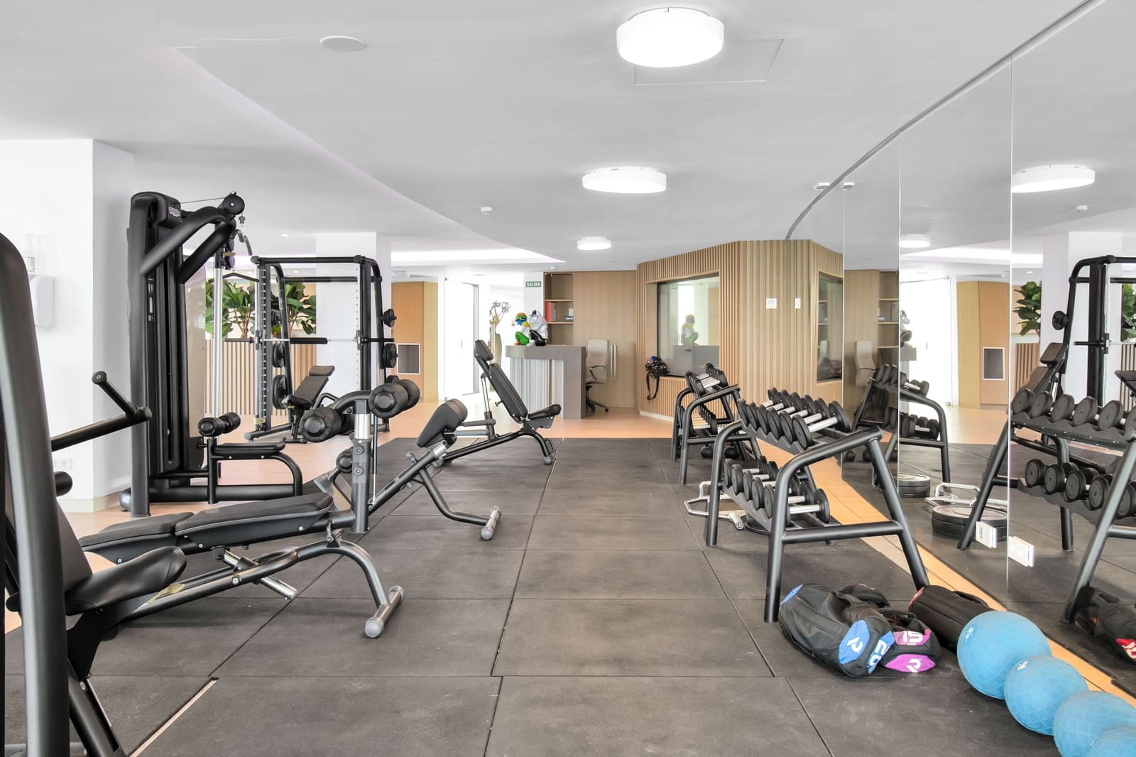 2 soveværelse Lejlighed til salg i Ojen med swimmingpool - € 719.000 (Ref: 9450465)