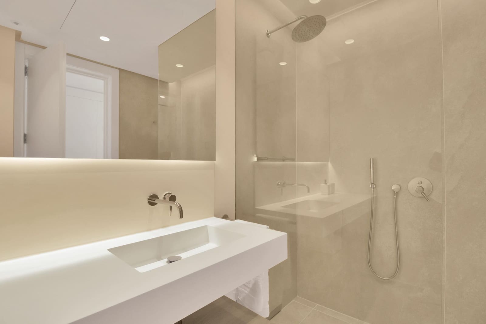 2 bedroom Apartment for sale in Ojen with pool - € 719,000 (Ref: 9450465)