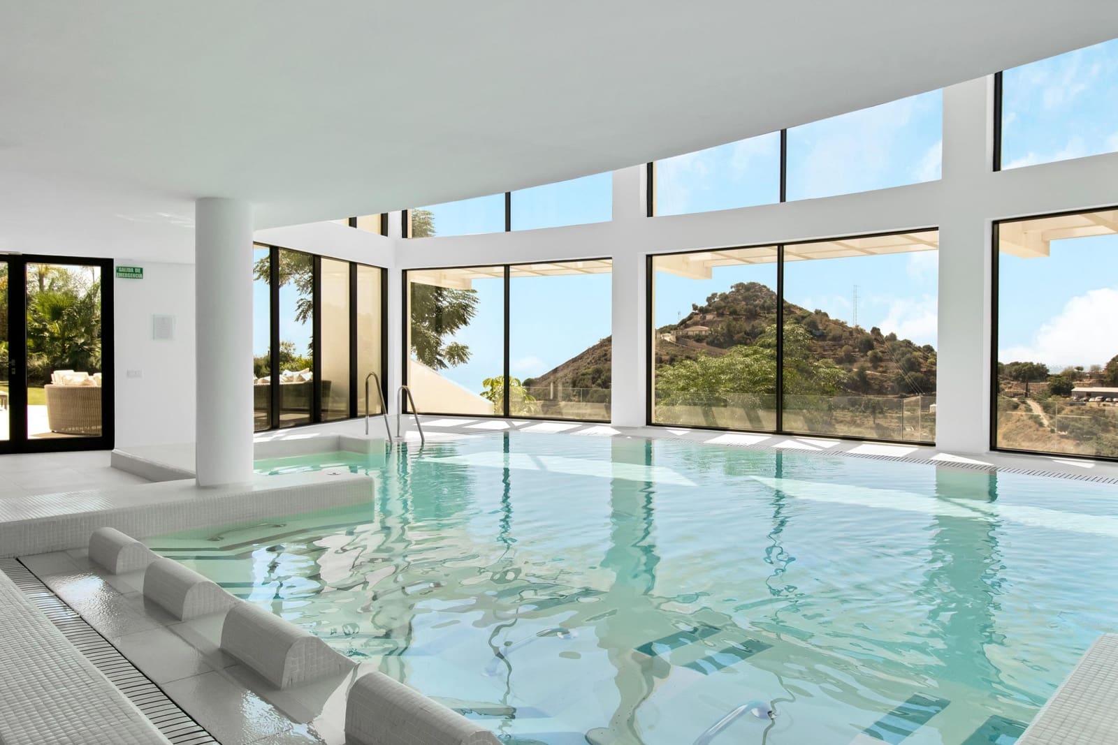 2 bedroom Apartment for sale in Ojen with pool - € 719,000 (Ref: 9450465)