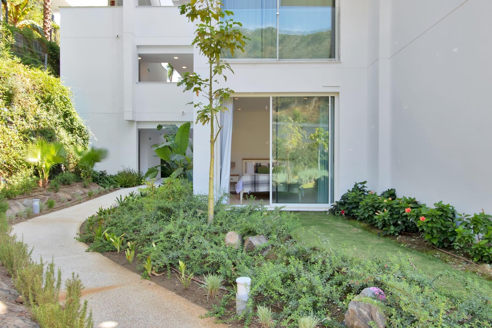 2 bedroom Apartment for sale in Ojen with pool - € 719,000 (Ref: 9450465)