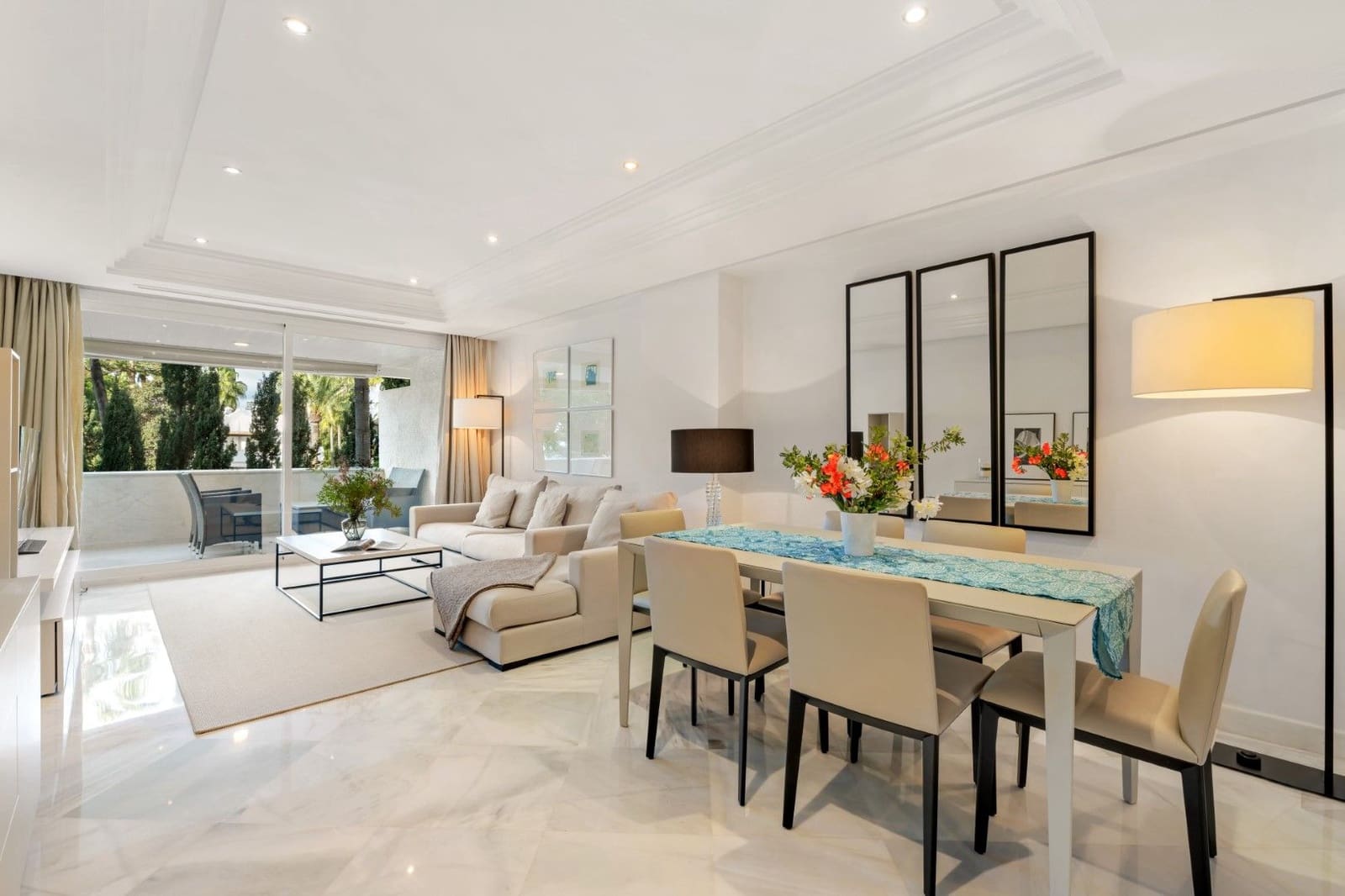 2 sovrum Lägenhet till salu i Marbella med pool - 1 210 000 € (Ref: 9456501)