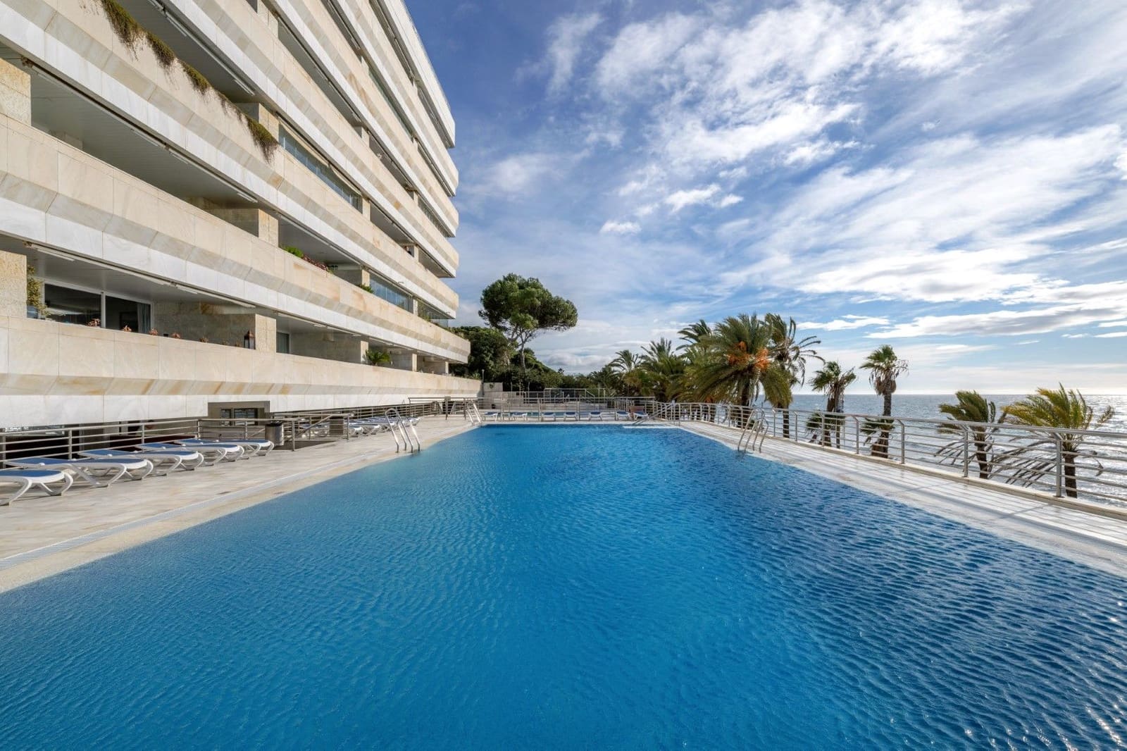 2 bedroom Apartment for sale in Marbella with pool - € 1,210,000 (Ref: 9456501)
