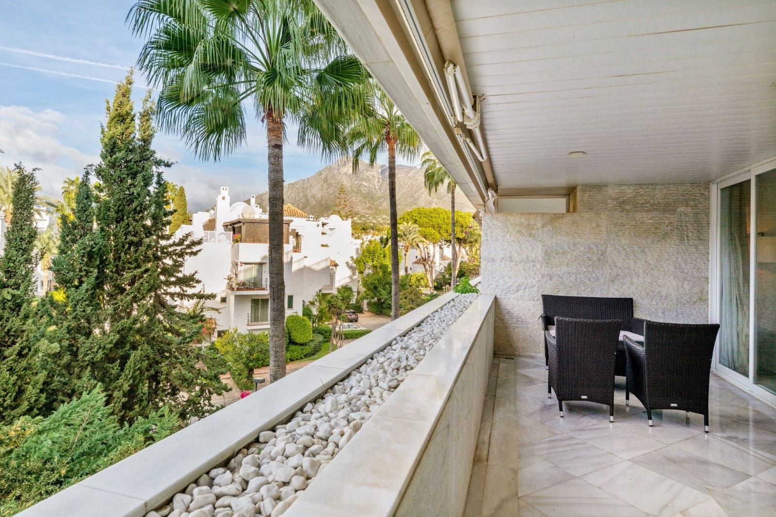 2 bedroom Apartment for sale in Marbella with pool - € 1,210,000 (Ref: 9456501)