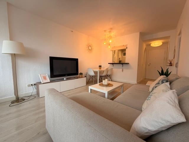 Apartamento de 1 habitación en Marbella en alquiler con piscina - 1.600 € (Ref: 9468602)