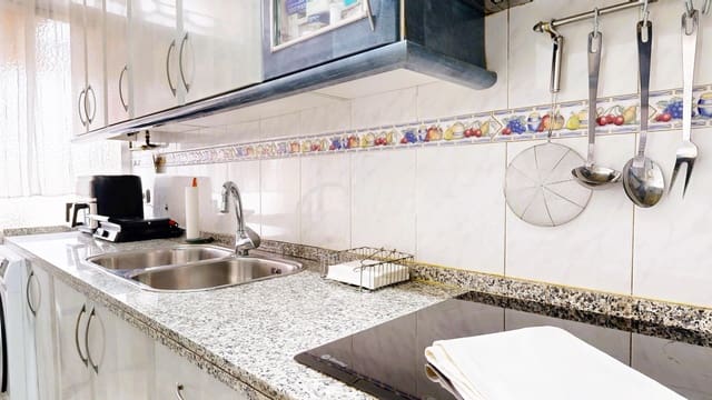 3 makuuhuone Huoneisto myytävänä paikassa Cruz de Humilladero, Málaga kaupunki - 258 000 € (Ref: 9473125)