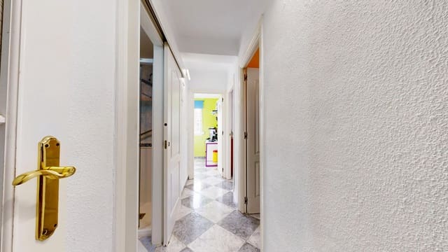 3 makuuhuone Huoneisto myytävänä paikassa Cruz de Humilladero, Málaga kaupunki - 258 000 € (Ref: 9473125)