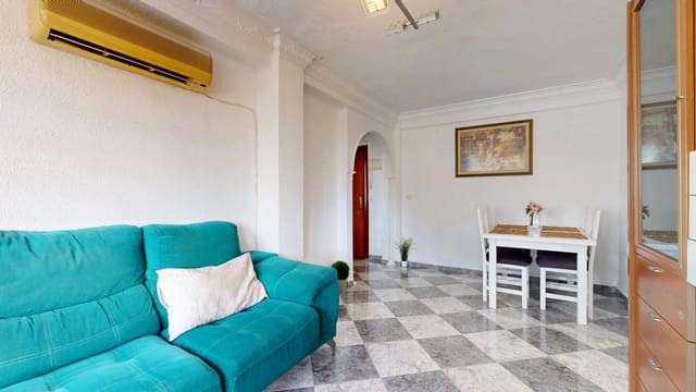 3 soveværelse Lejlighed til salg i Cruz de Humilladero, Málaga by - € 258.000 (Ref: 9473125)