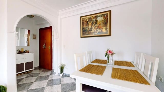 3 soveværelse Lejlighed til salg i Cruz de Humilladero, Málaga by - € 258.000 (Ref: 9473125)