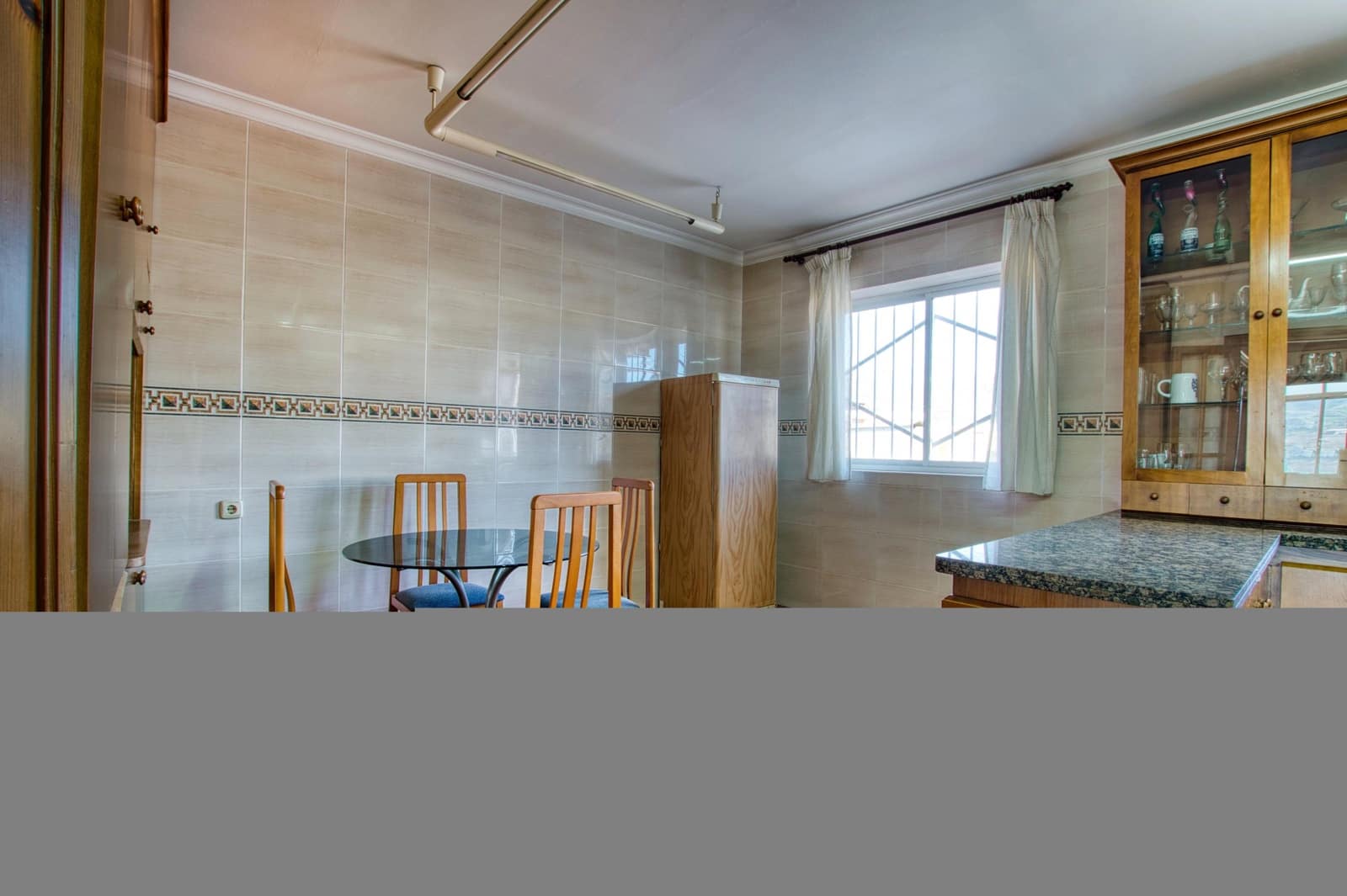 7 bedroom Commercial for sale in Velez-Malaga - € 850,000 (Ref: 9474335)