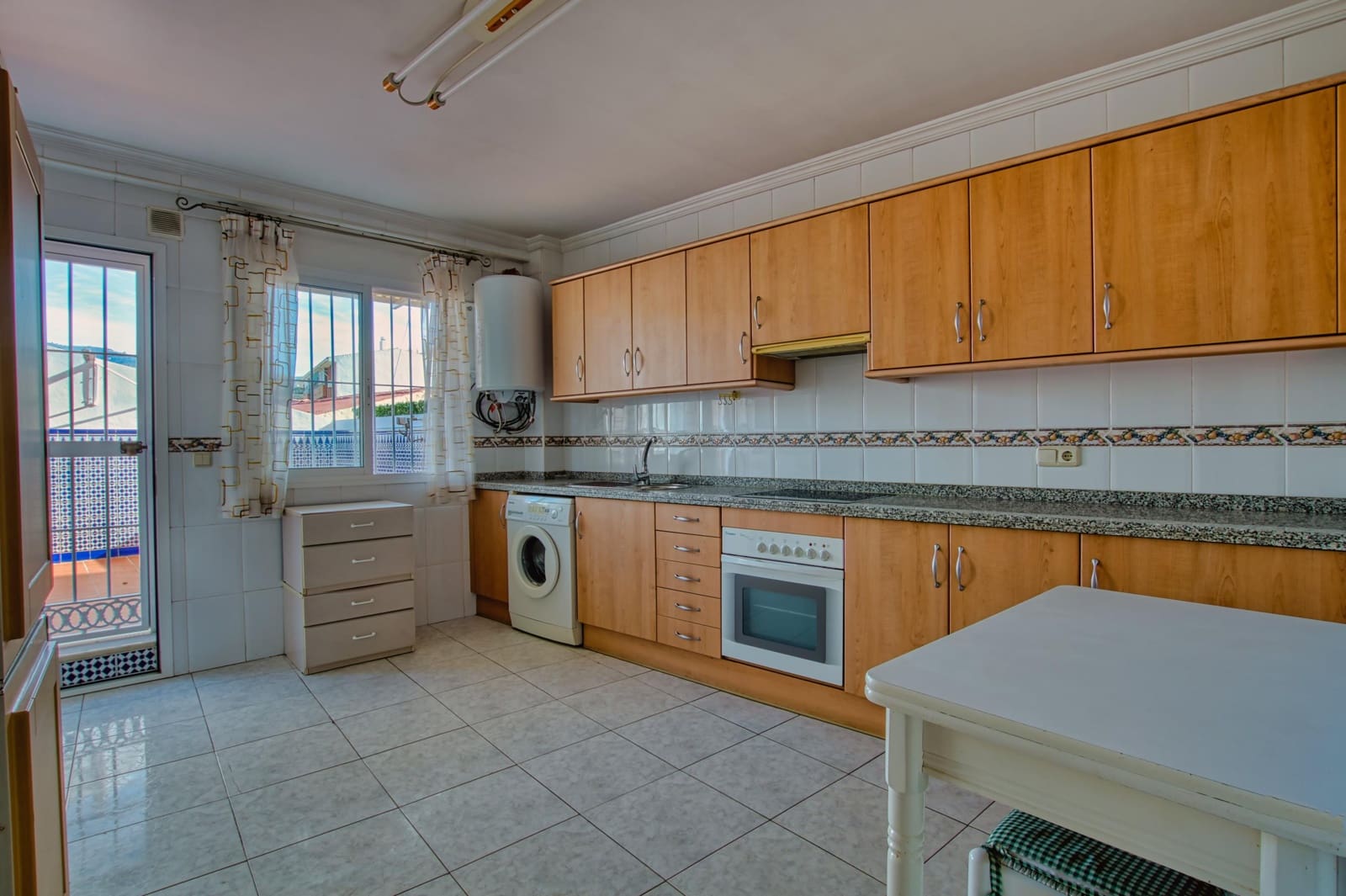 7 slaapkamer Commercieel te koop in Velez-Malaga - € 850.000 (Ref: 9474335)