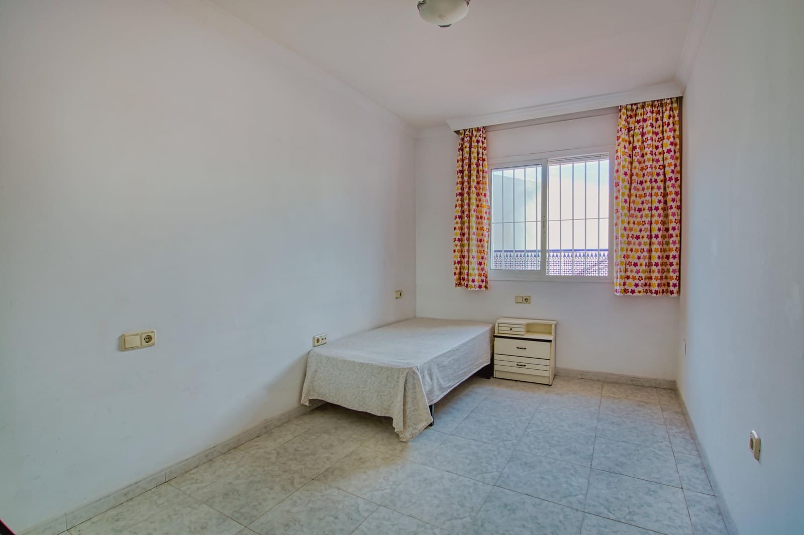 7 slaapkamer Commercieel te koop in Velez-Malaga - € 850.000 (Ref: 9474335)