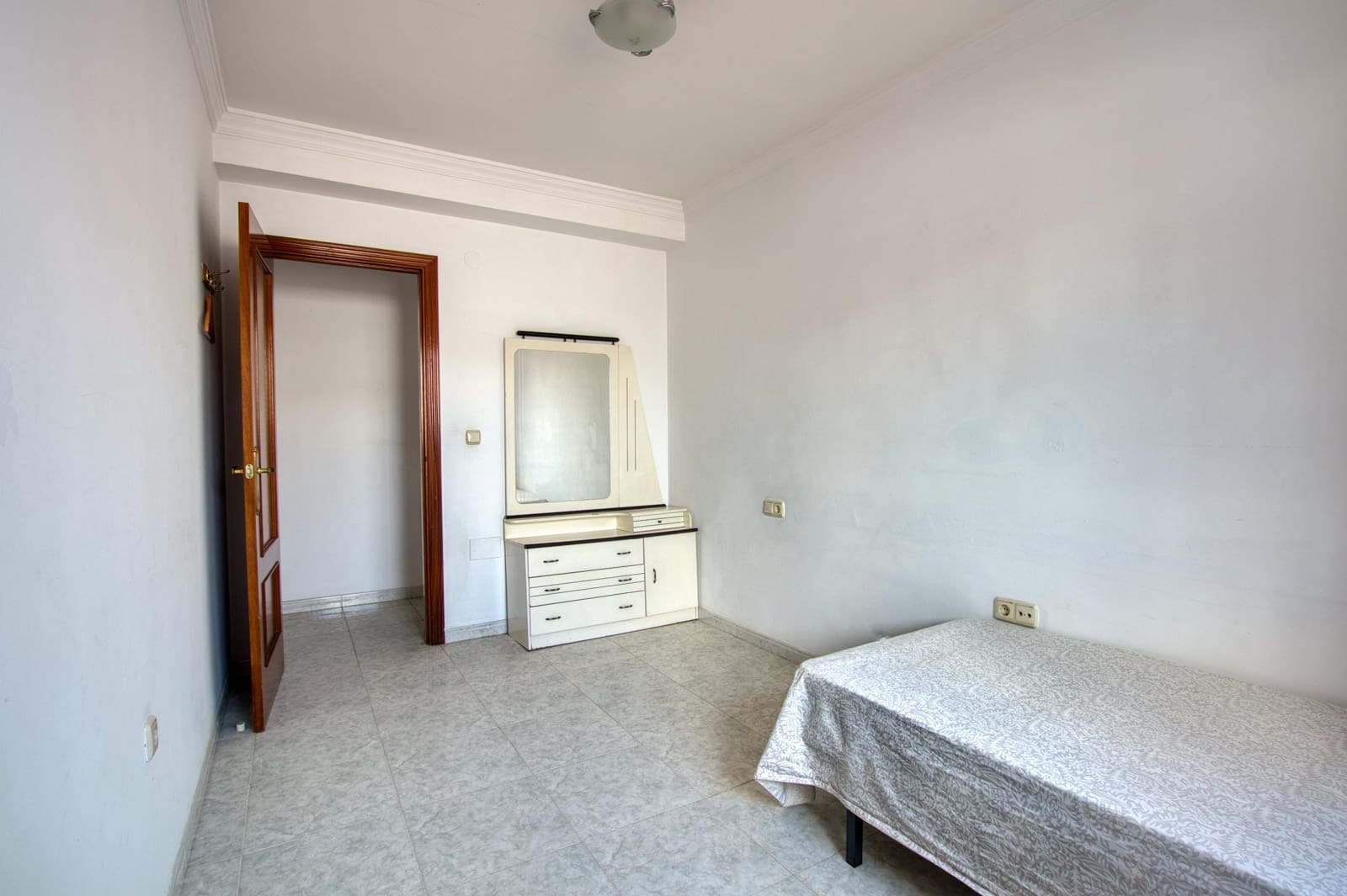 7 slaapkamer Commercieel te koop in Velez-Malaga - € 850.000 (Ref: 9474335)