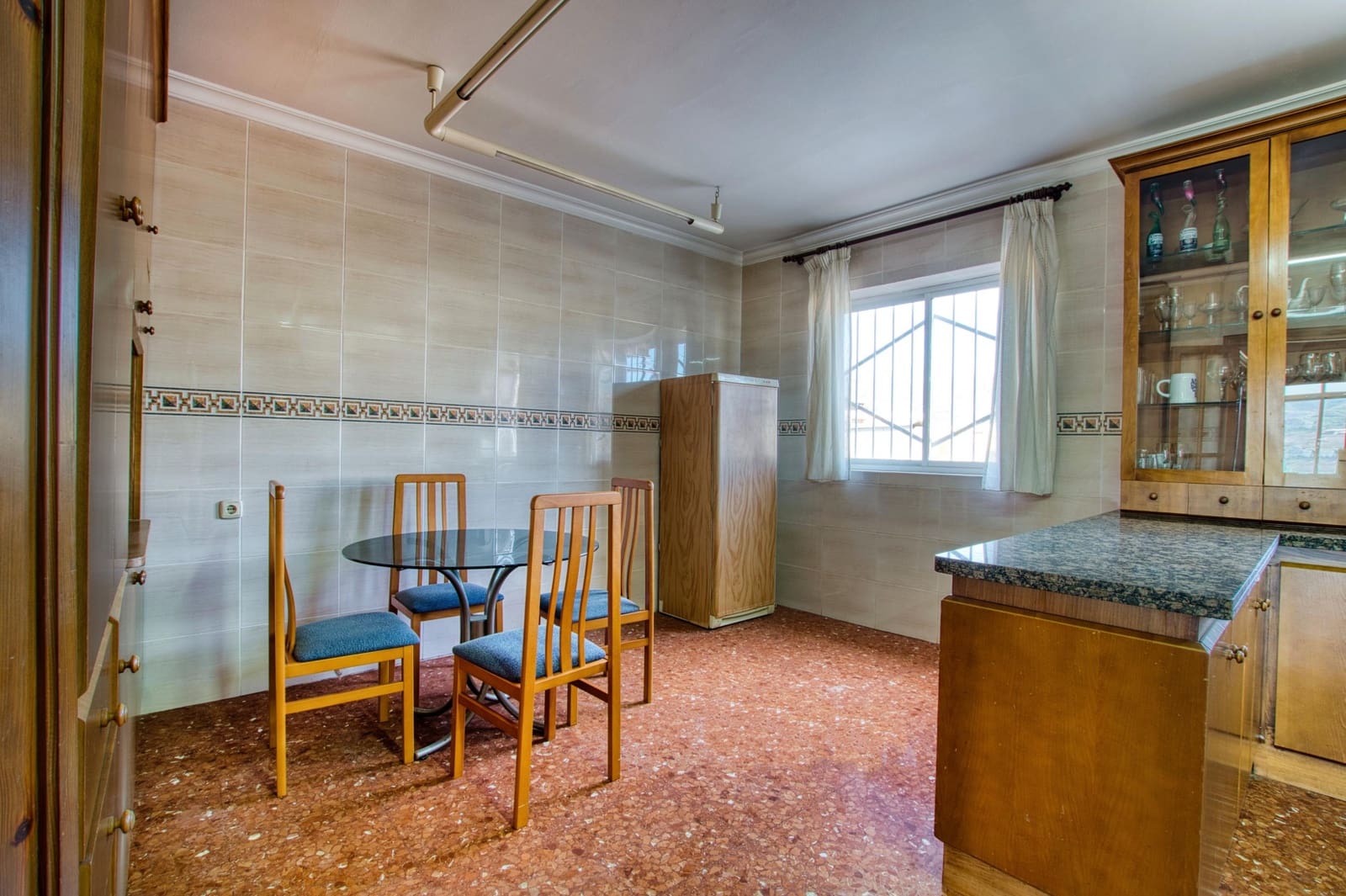 7 slaapkamer Commercieel te koop in Velez-Malaga - € 850.000 (Ref: 9474335)