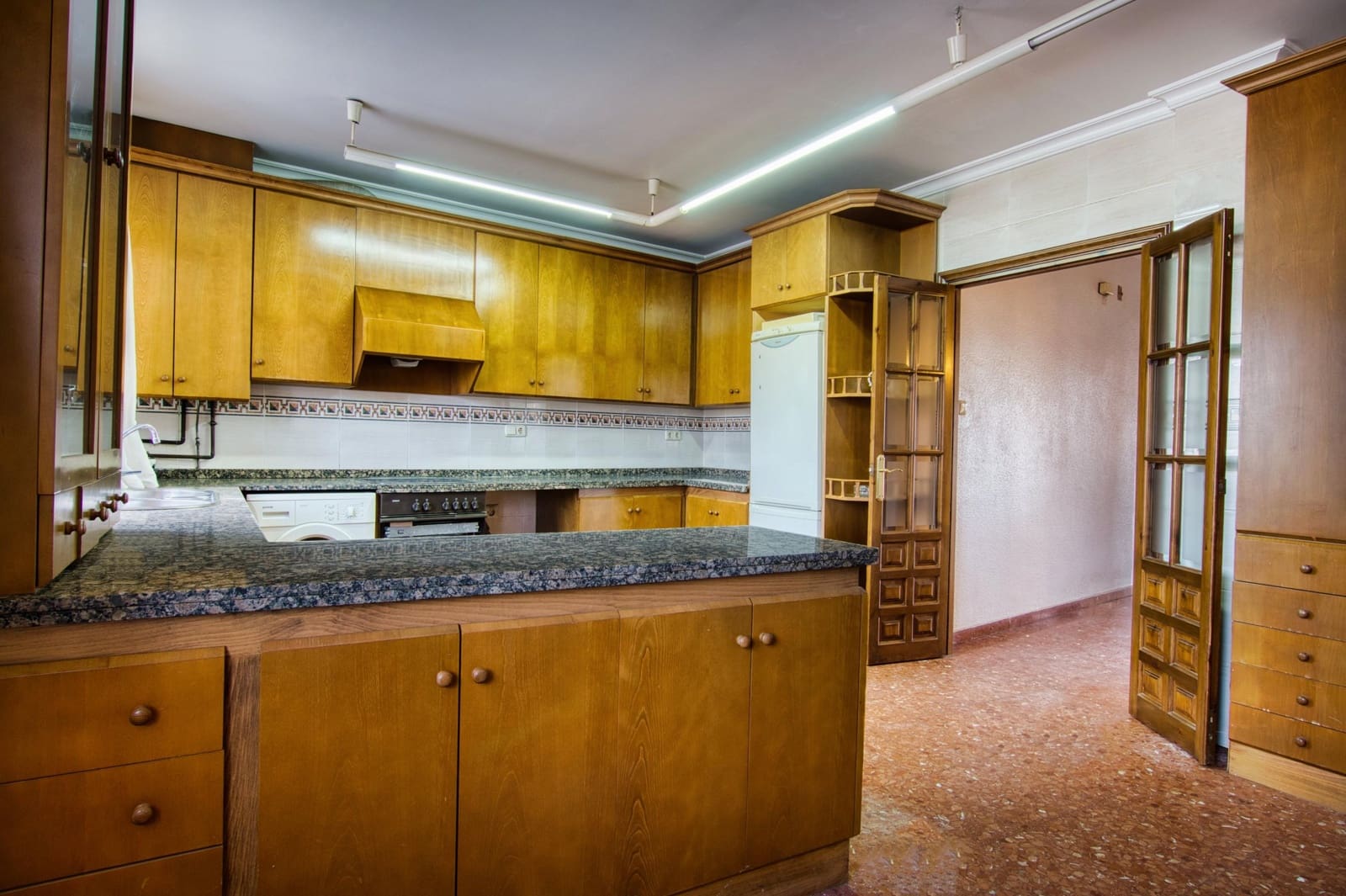 7 slaapkamer Commercieel te koop in Velez-Malaga - € 850.000 (Ref: 9474335)