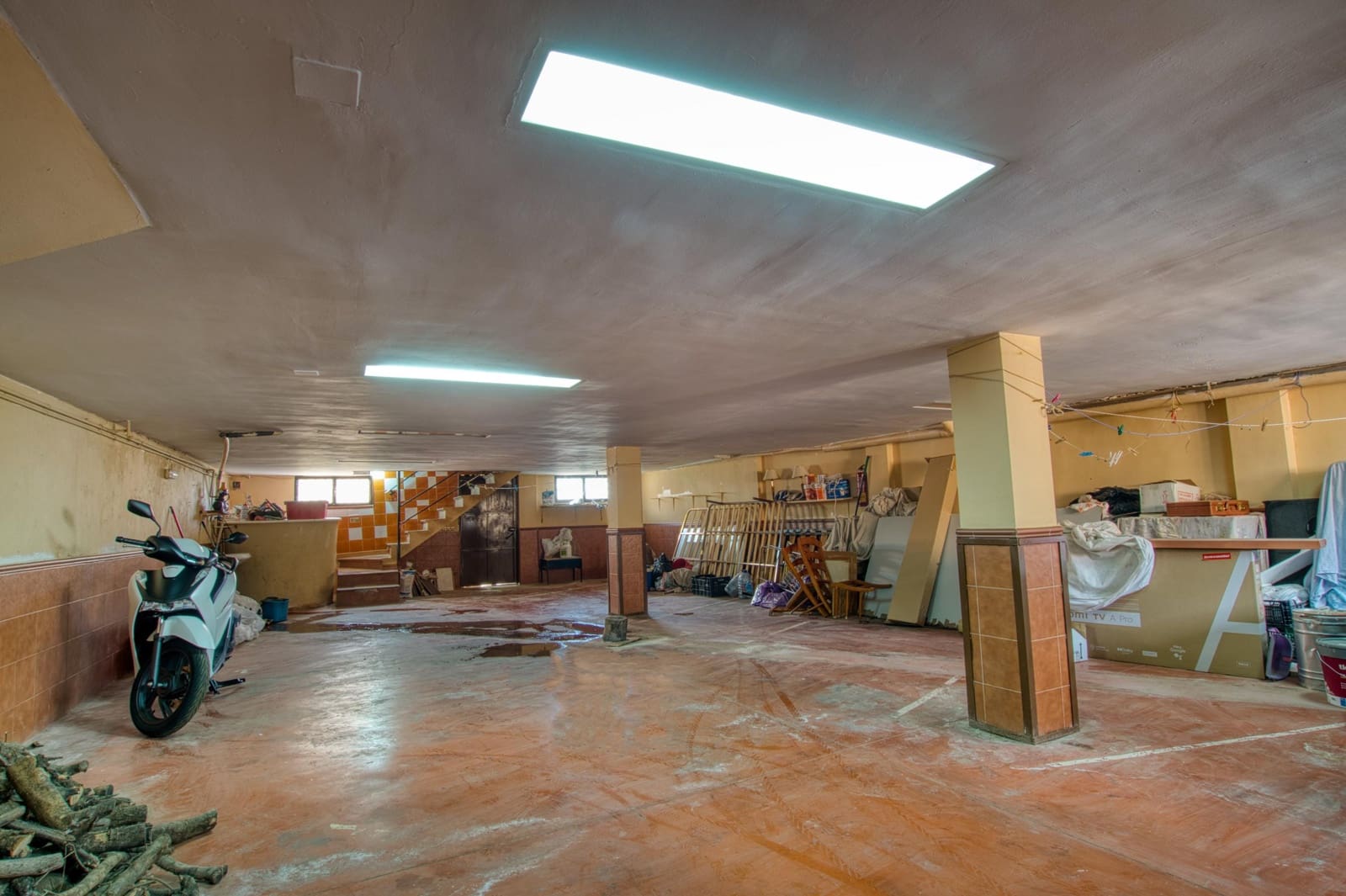 4 makuuhuone Huvila myytävänä paikassa Periana - 270 000 € (Ref: 9482152)