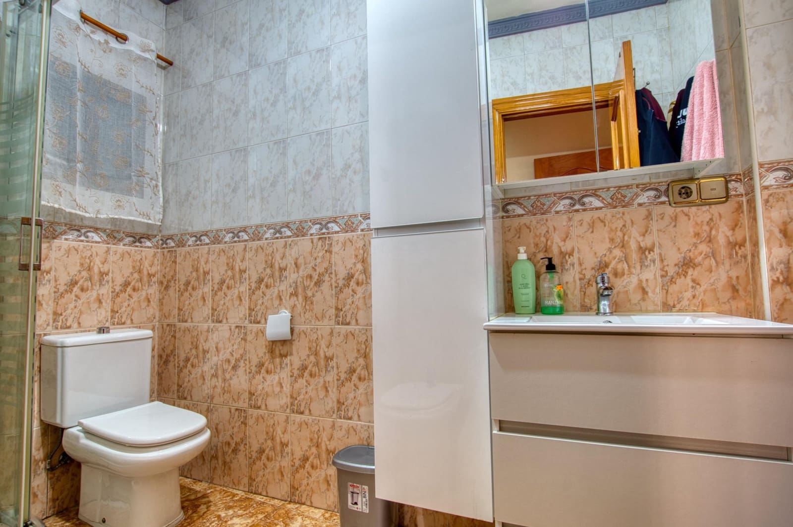 4 makuuhuone Huvila myytävänä paikassa Periana - 270 000 € (Ref: 9482152)