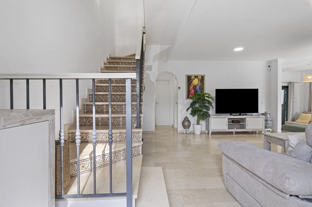 3 makuuhuone Paritalo myytävänä paikassa Manilva mukana uima-altaan - 540 000 € (Ref: 9502656)