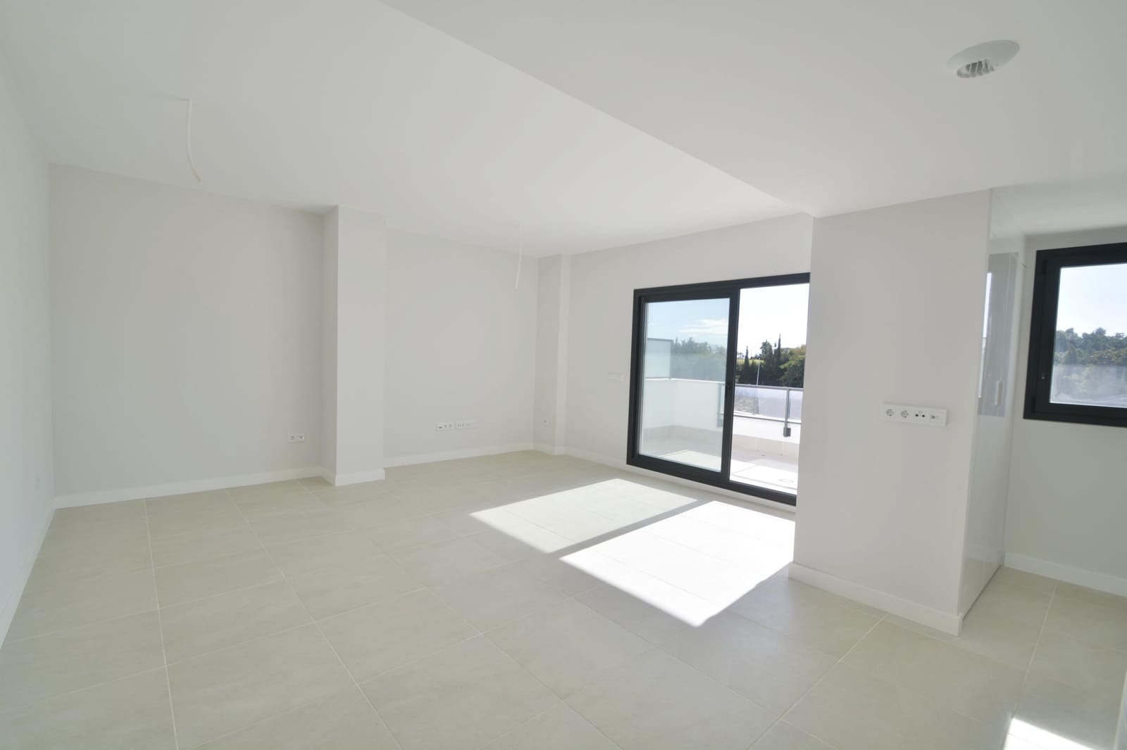 3 bedroom Penthouse for sale in New Golden Mile with pool - € 549,000 (Ref: 9504510)