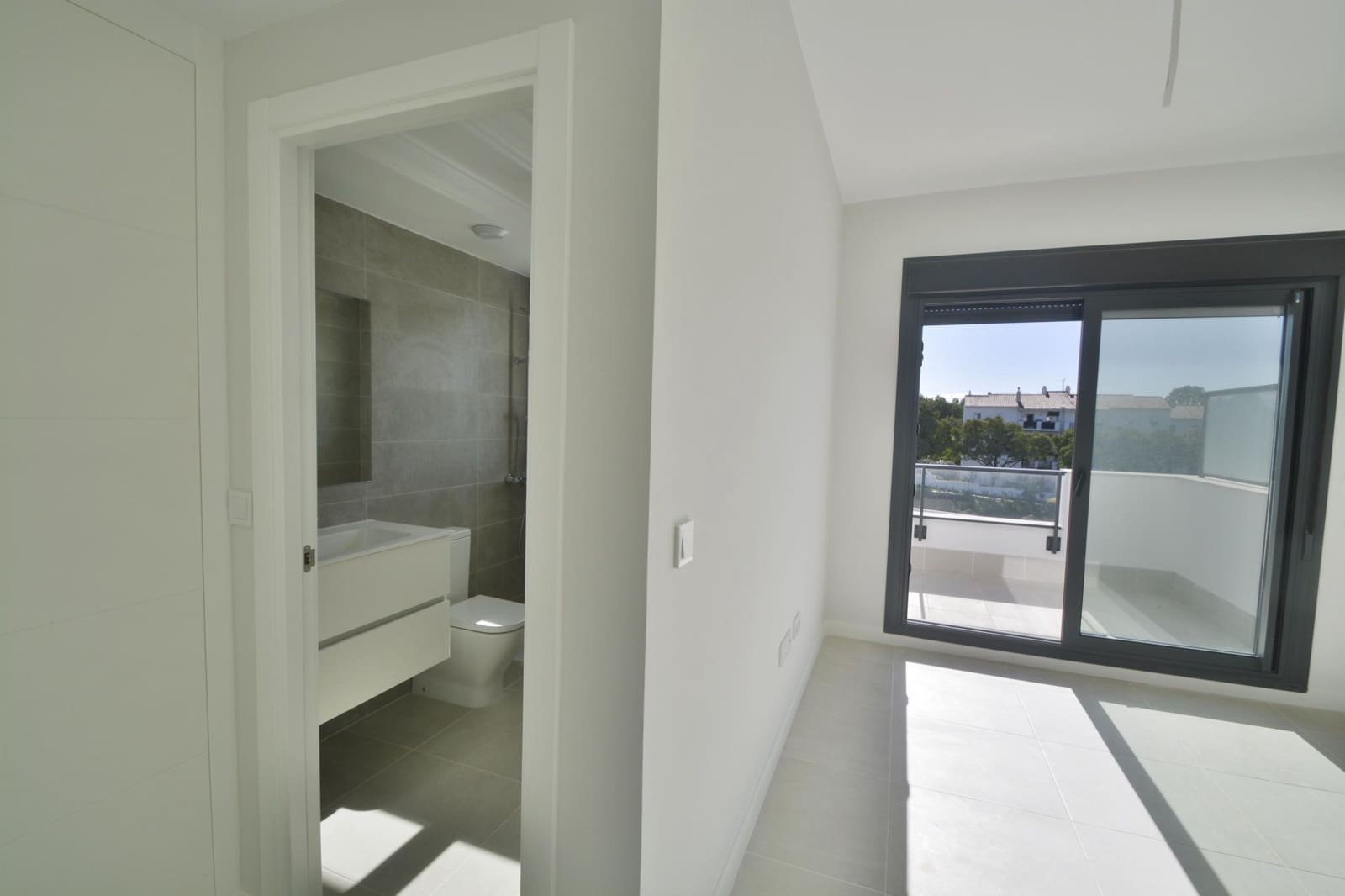3 bedroom Penthouse for sale in New Golden Mile with pool - € 549,000 (Ref: 9504510)