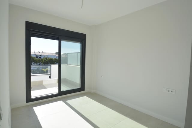 3 soveværelse Penthouse til salg i Selwo, Estepona med swimmingpool - € 549.000 (Ref: 9504510)