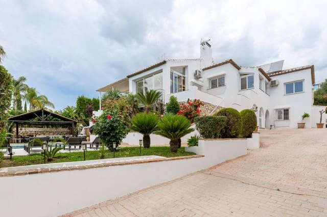 Chalet de 4 habitaciones en Mijas Golf, Mijas en venta con piscina garaje - 1.380.000 € (Ref: 9509219)