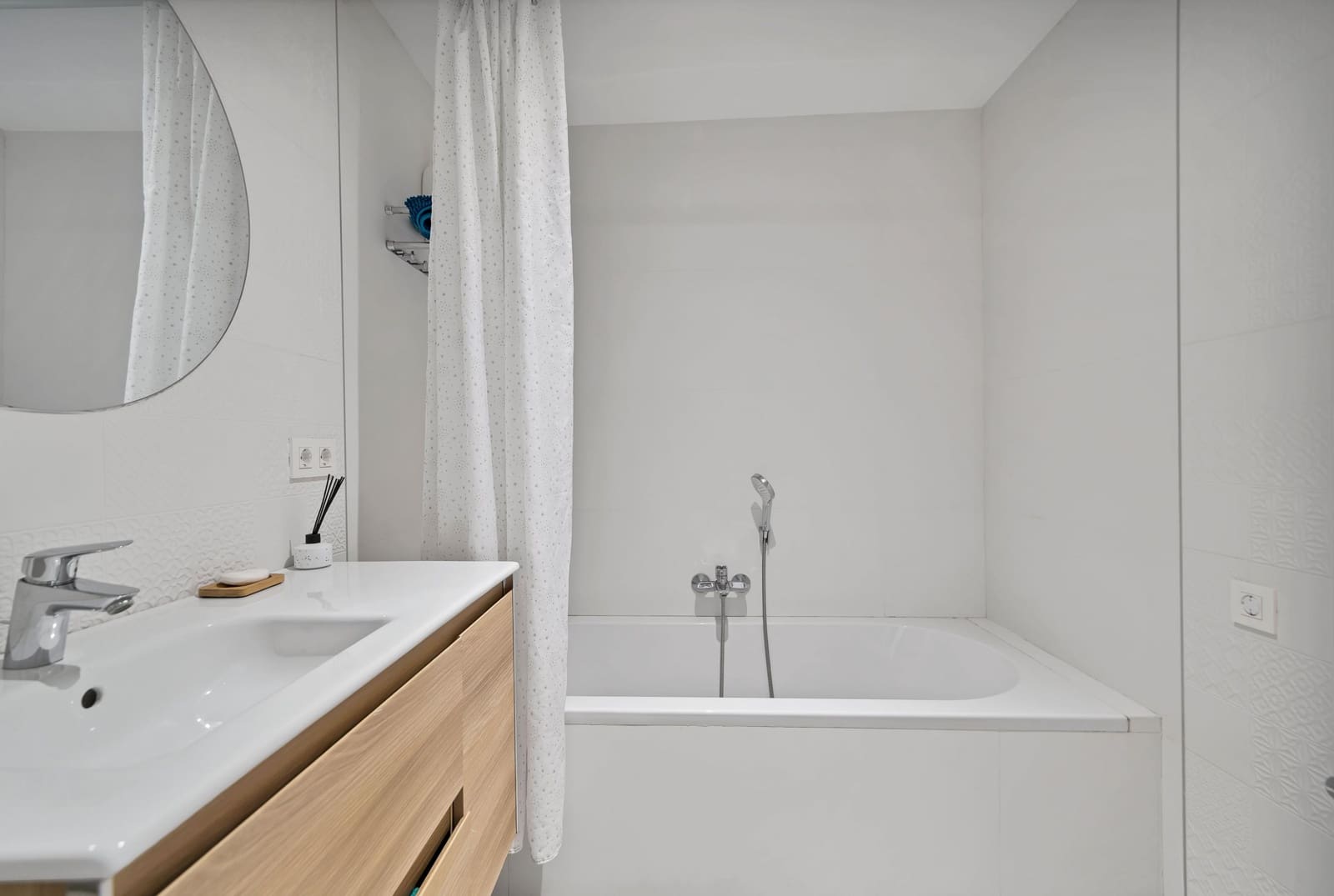 2 bedroom Apartment for sale in Marbella - € 393,000 (Ref: 9524507)