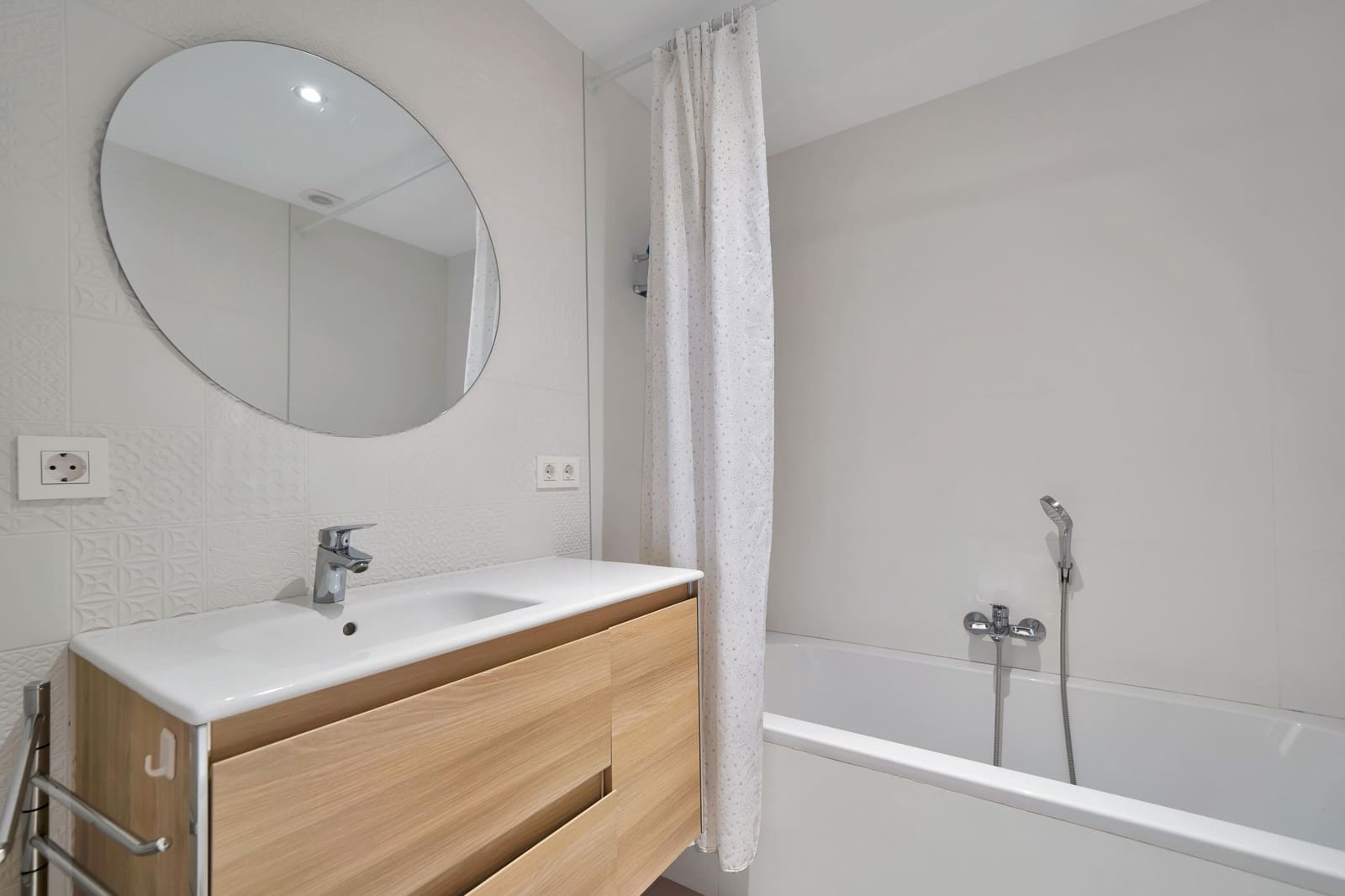 2 bedroom Apartment for sale in Marbella - € 393,000 (Ref: 9524507)