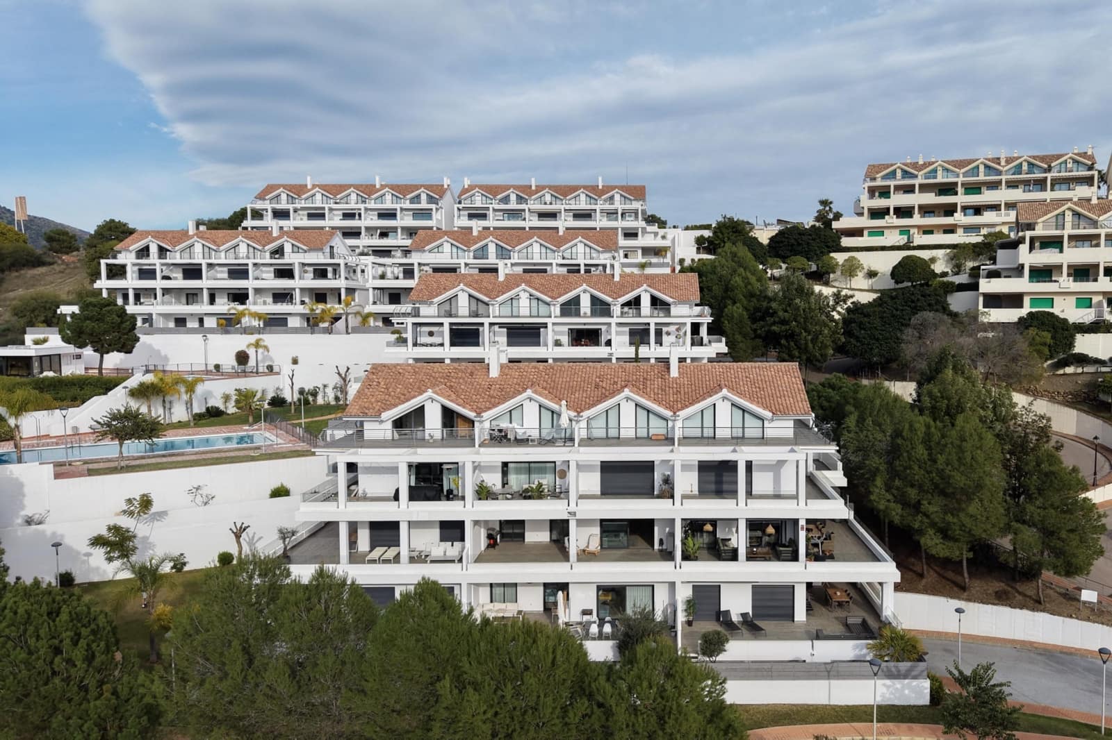 2 sypialnia Apartament na sprzedaż w New Golden Mile z basenem - 375 000 € (Ref: 9535834)