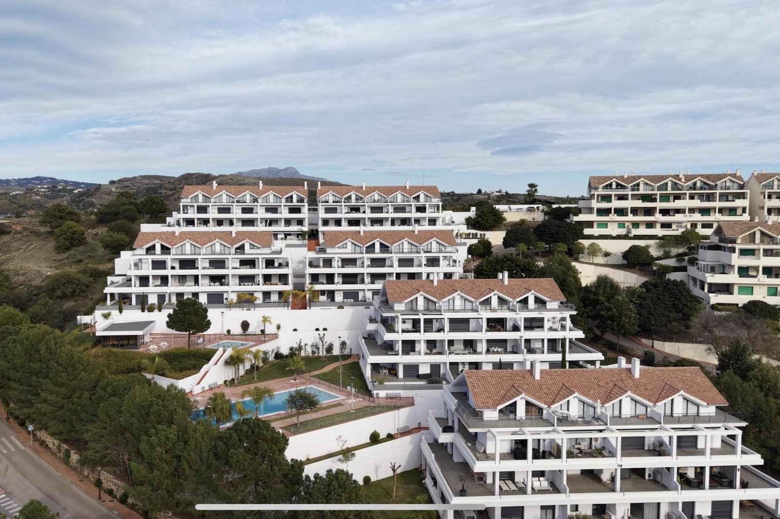 2 sypialnia Apartament na sprzedaż w New Golden Mile z basenem - 375 000 € (Ref: 9535834)