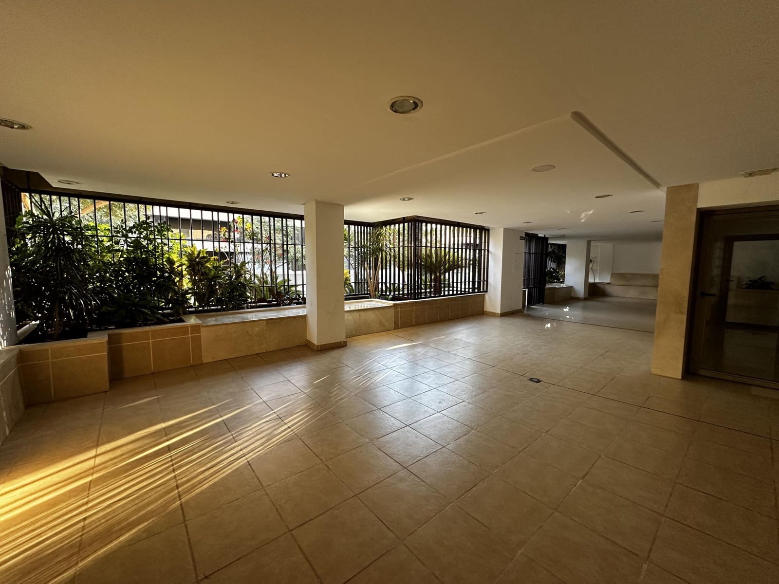 3 Zimmer Apartment zu vermieten in Malaga Stadt mit Pool - 1.600 € (Ref: 9535835)