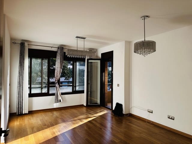 3 camera da letto Appartamento da affittare in Malaga città con piscina - 1.600 € (Rif: 9535835)