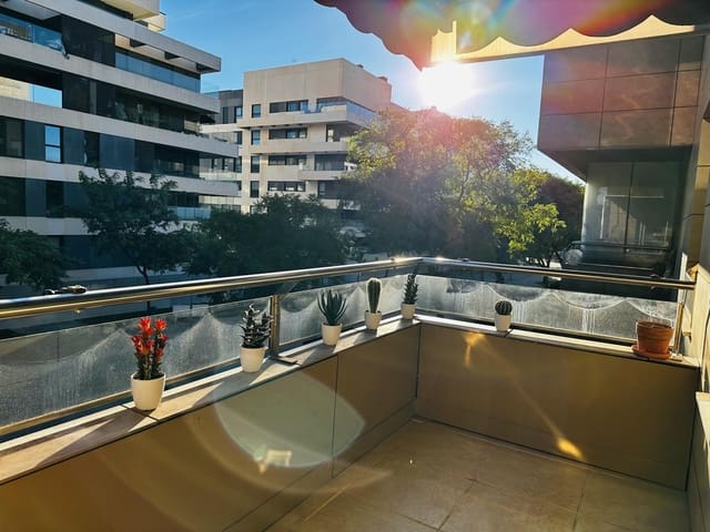 3 camera da letto Appartamento da affittare in Malaga città con piscina - 1.600 € (Rif: 9535835)