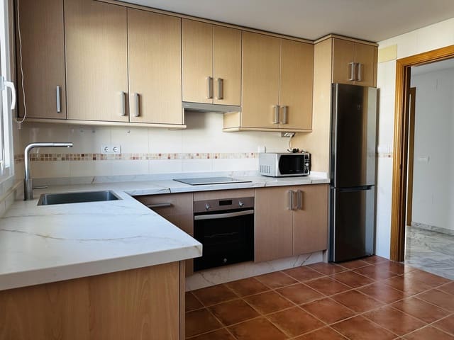 3 makuuhuone Huoneisto vuokrattavana paikassa La Cala del Moral, Rincón de la Victoria mukana uima-altaan - 1 600 € (Ref: 9541652)