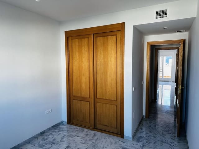 3 makuuhuone Huoneisto vuokrattavana paikassa La Cala del Moral, Rincón de la Victoria mukana uima-altaan - 1 600 € (Ref: 9541652)