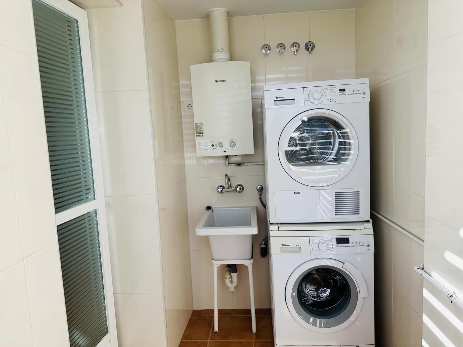 3 bedroom Apartment for rent in La Cala del Moral with pool - € 1,600 (Ref: 9541652)