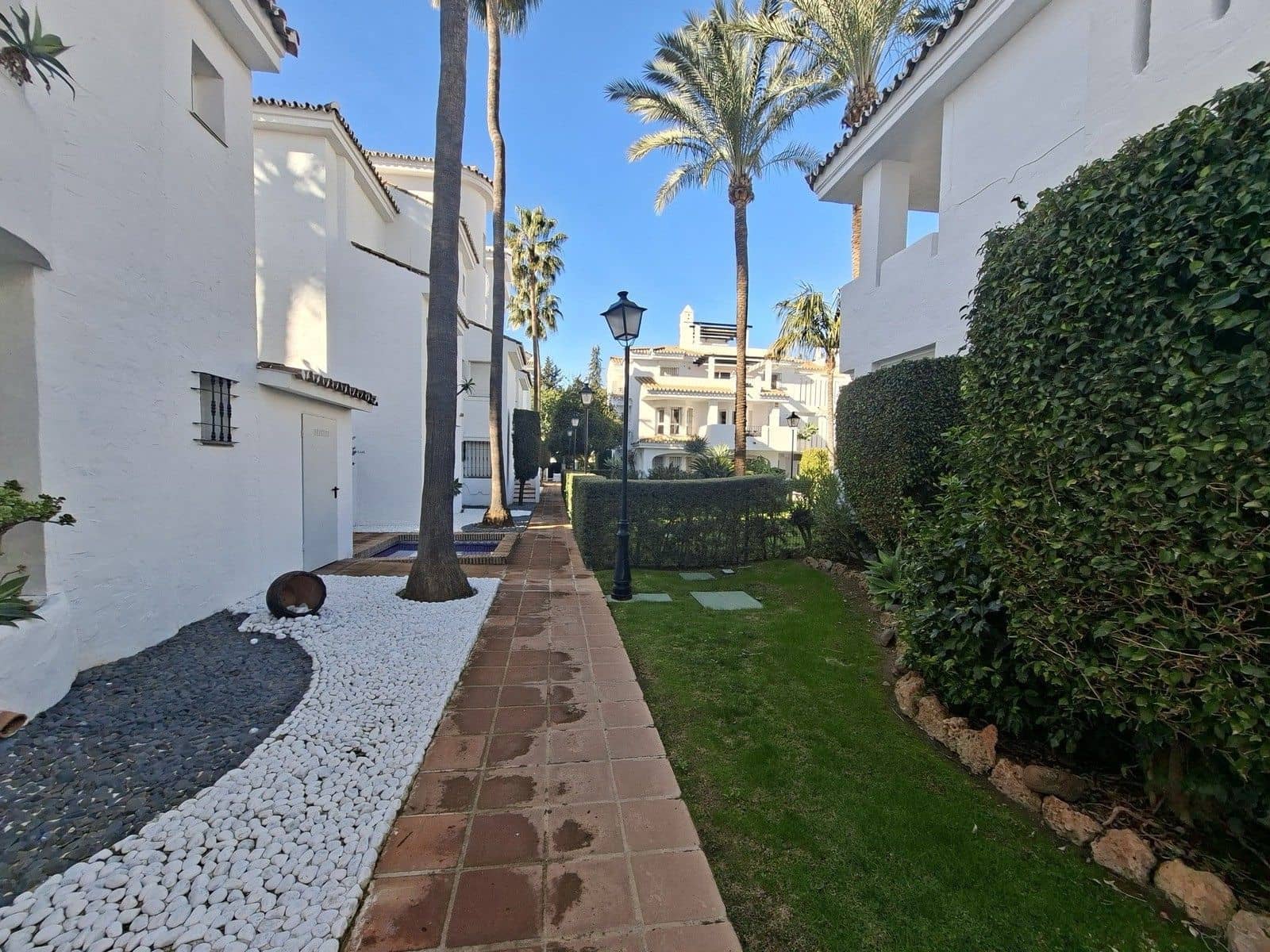 Apartamento de 1 habitación en Marbella en venta con piscina - 398.000 € (Ref: 9543848)