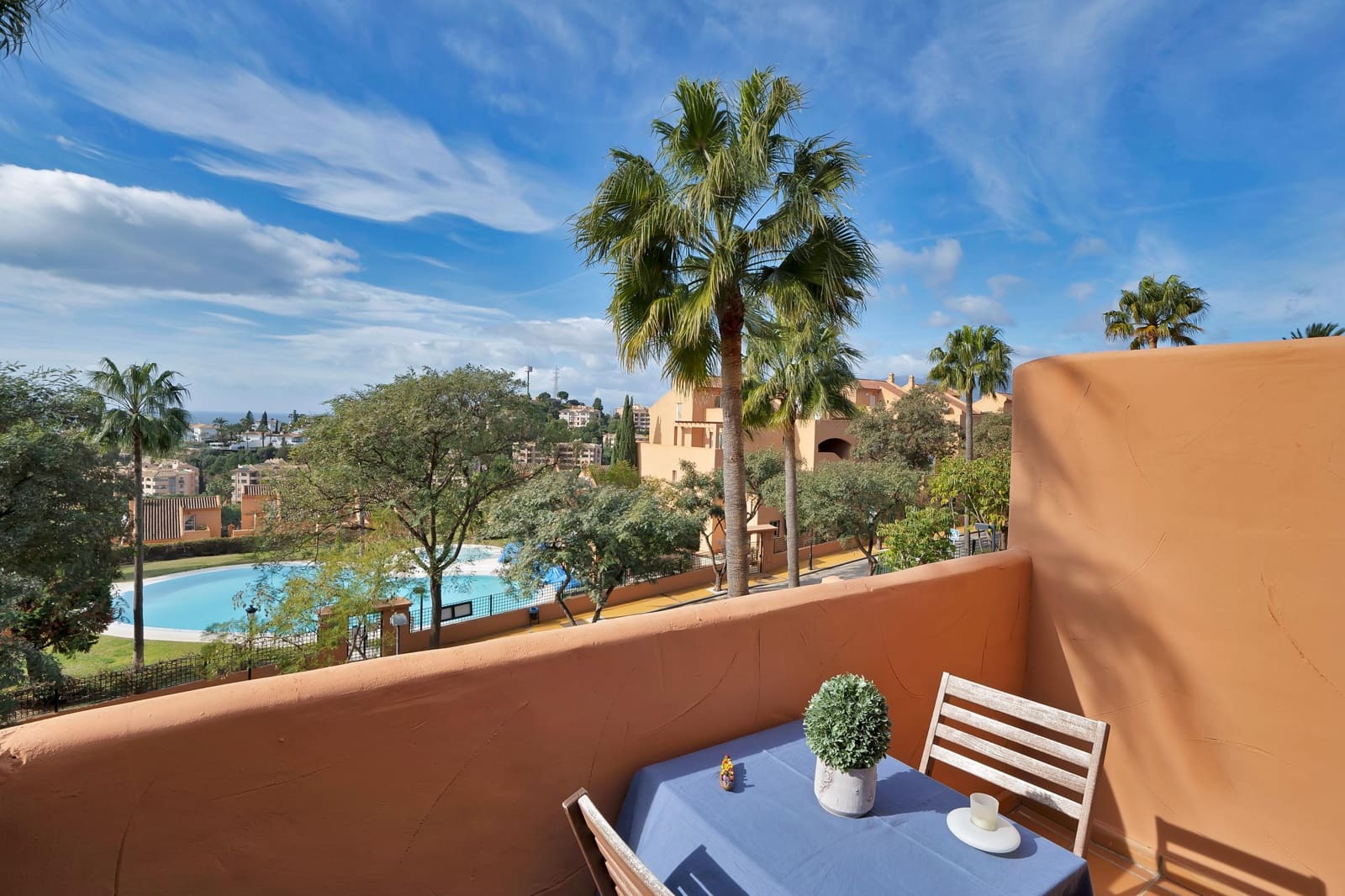 1 sovrum Lägenhet till salu i Marbella med pool - 317 900 € (Ref: 9548436)