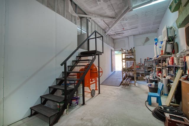 Gewerbe zu verkaufen in Vélez-Málaga - 230.000 € (Ref: 9548437)