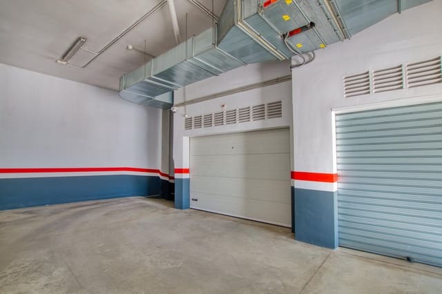 Erhverv til salg i Vélez-Málaga - € 230.000 (Ref: 9548437)